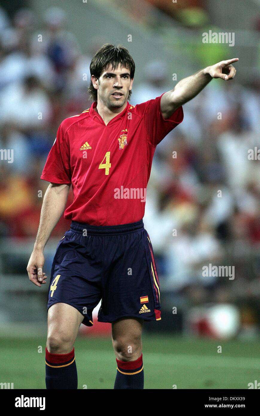 DAVID ALBELDA.SPAIN & VALENCIA CF.SPAIN V RUSSIA EURO 2004.FARO-LOULE, ALGARVE, PORTUGAL.12/06/2004.DIF23534.K47873.WORLD CUP PREVIEW 2006 Stock Photo