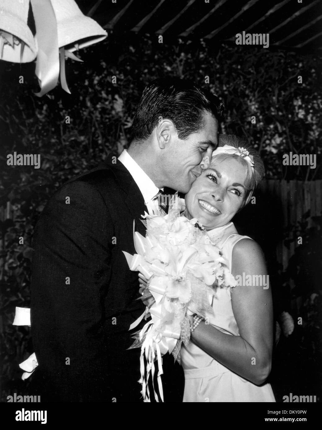 Apr. 12, 2000 - JANET LEIGH AND ROBERT BRANDT WEDDING.Â©NATE CUTLER