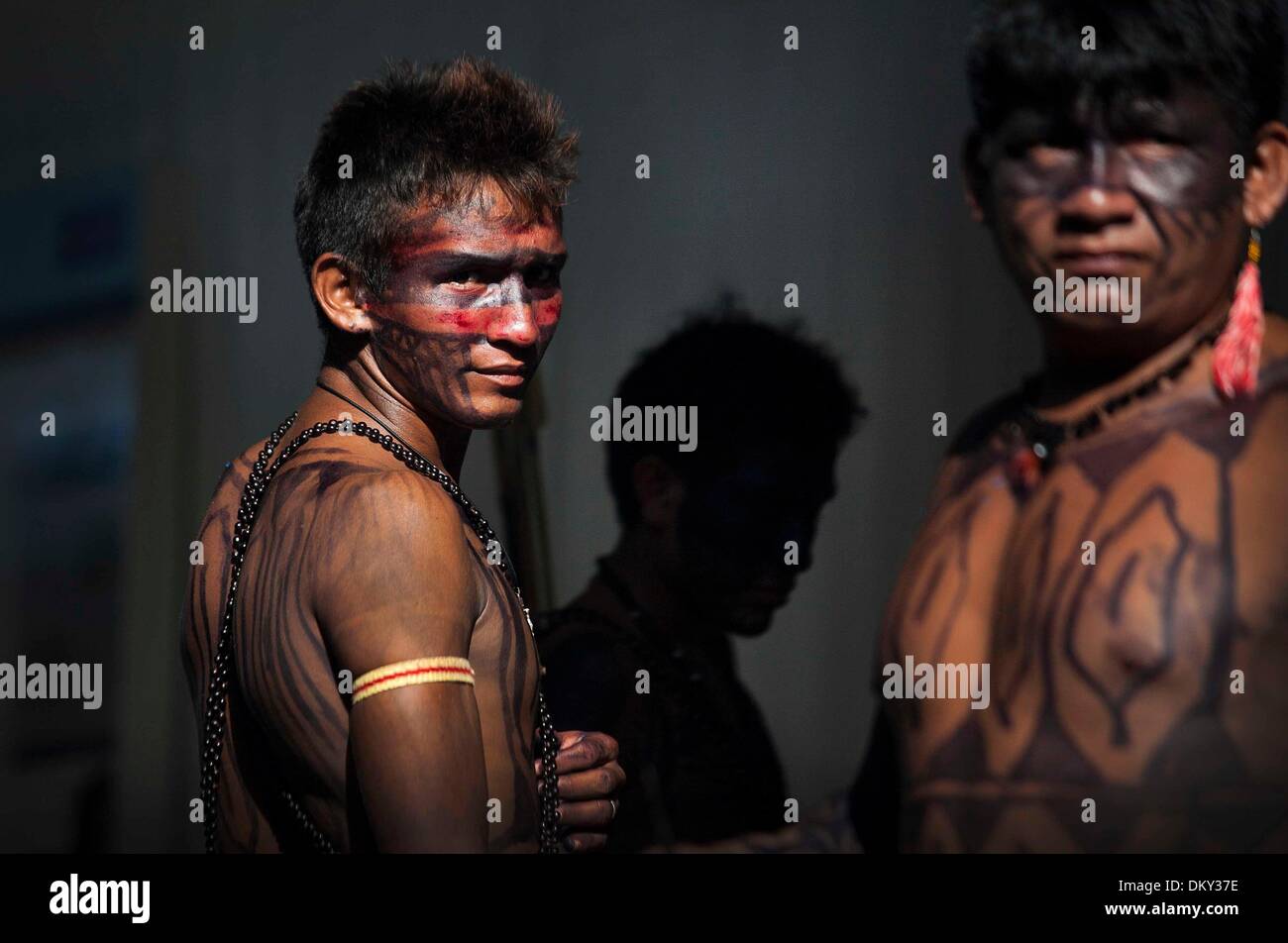 Belo Monte, Para, Brazil. 28th May, 2013. On May 27th, an indigenous group made up predominantly of Munduruku occupied Belo Monte and halted construction on the main turbine site. The indigenous Xikrin people live on the Bacaja, a tributary of the Xingu River, where construction of the Belo Monte Dam is reaching peak construction. Some scientists warn that the water level of the Bacaja will decrease precipitously due to the dam thus effecting agriculture for survival. (Credit Image: © Taylor Weidman/ZUMA Press) Stock Photo