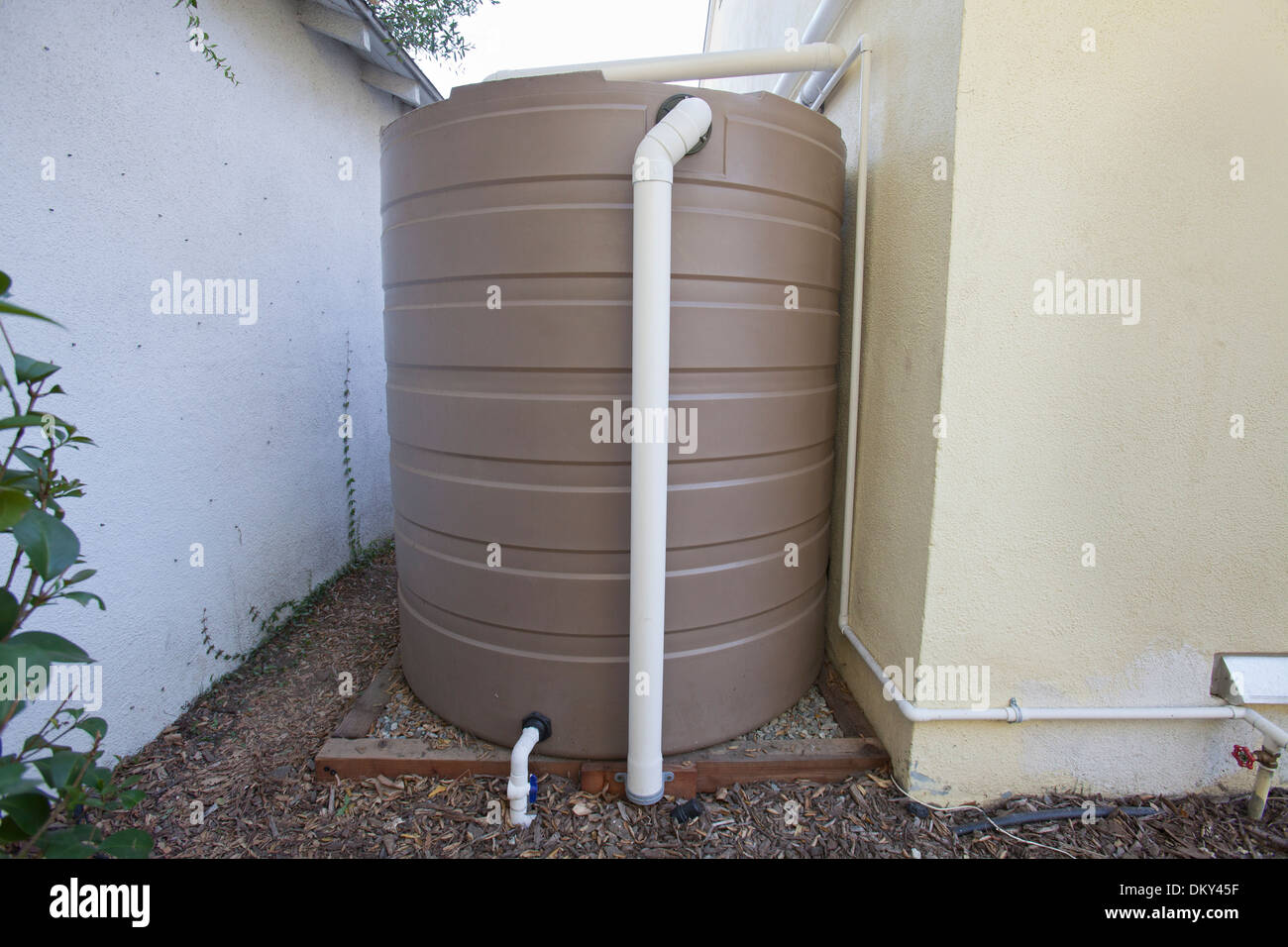 Rainwater harvesting hires stock photography and images Alamy