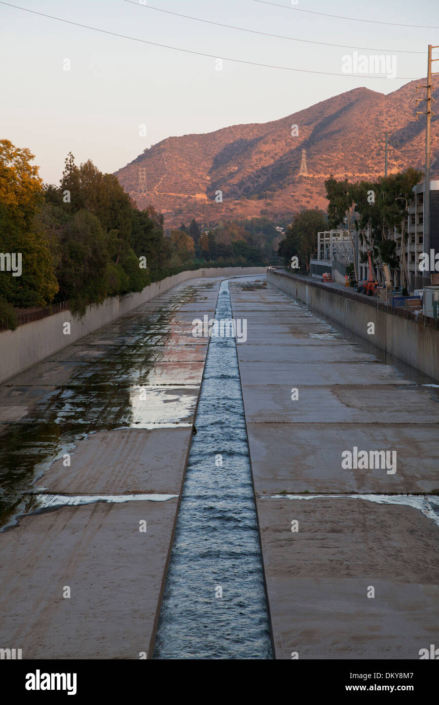 Los Angeles River, Studio City, Los Angeles, California, USA Stock Photo Alamy Los Angeles River, Studio City, Los Angeles, California, USA Stock Photo Alamy
