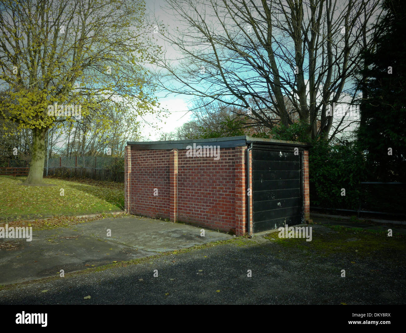 single-garage-uk-stock-photo-alamy