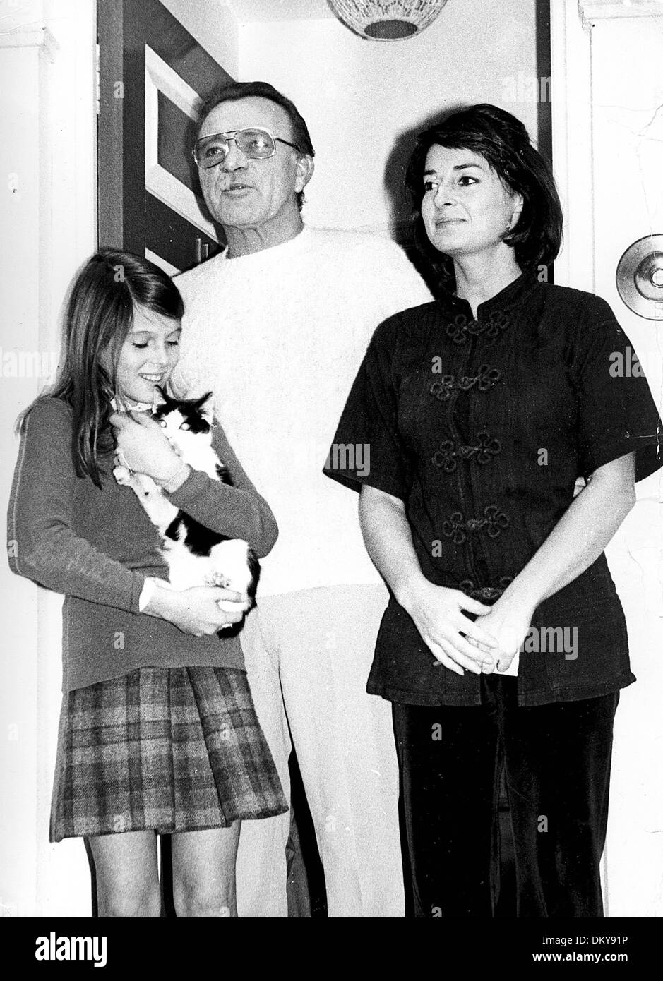 Oct. 22, 1974 - CATHERINE OXENBERG WITH HER MOTHER PRINCESS ELIZABETH OF YUGOSLAVIA WITH RICHARD BURTON 10-22-1974.#9796.Â© GIANNI MINISCHETTI-(Credit Image: © Globe Photos/ZUMAPRESS.com) Stock Photo
