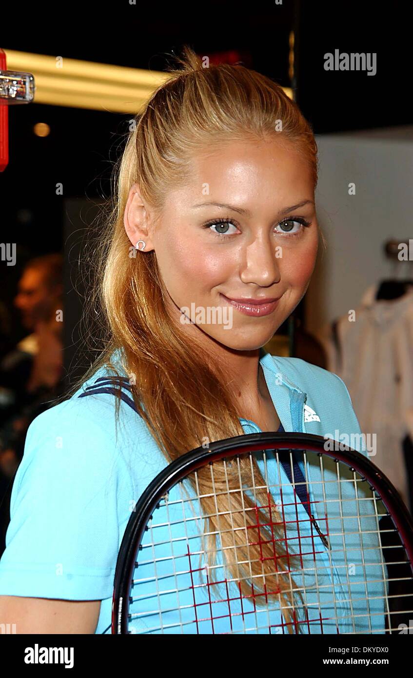 adidas sports performance store