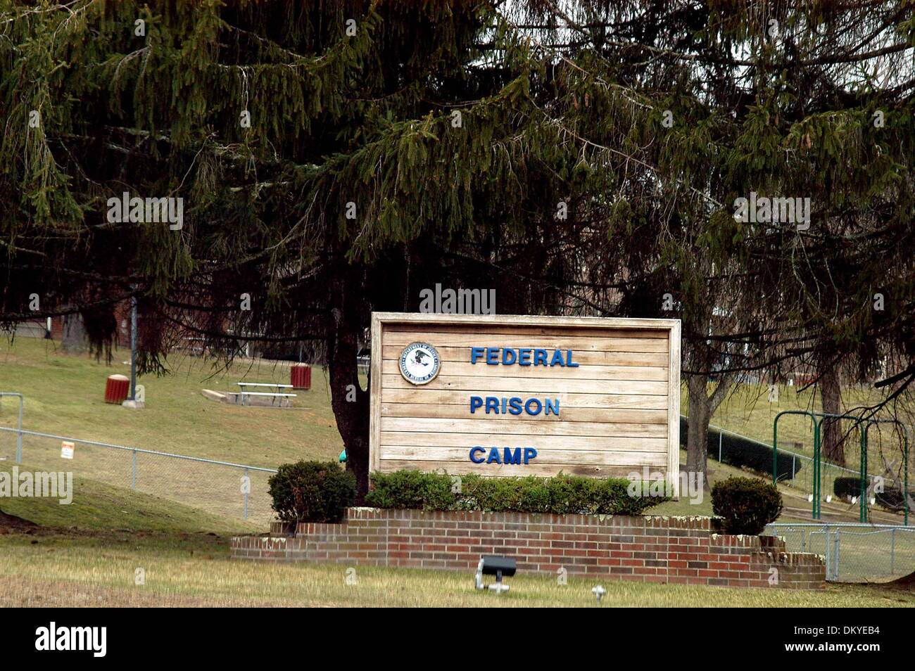 Jan. 6, 2002 - K41848AR.FAMILY AND FRIENDS VISIT MARTHA STEWART IN THE FEDERAL INDUSTRIAL INSTITUTION FOR WOMEN, PRISON IN ALDERSON , WEST VIRGINIA.02-19 , 20-2005. ANDREA RENAULT-   2005.***EXCLUSIVE*(Credit Image: © Globe Photos/ZUMAPRESS.com) Stock Photo