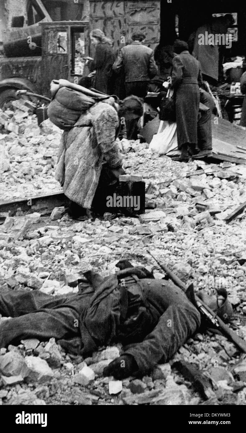 Women and men of the Berlin population look for things that can still