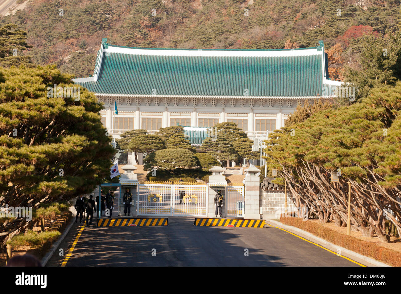 Main entrance of Cheongwadae (Blue House / Pavilion of Blue Tiles) - Seoul, South Korea Stock Photo
