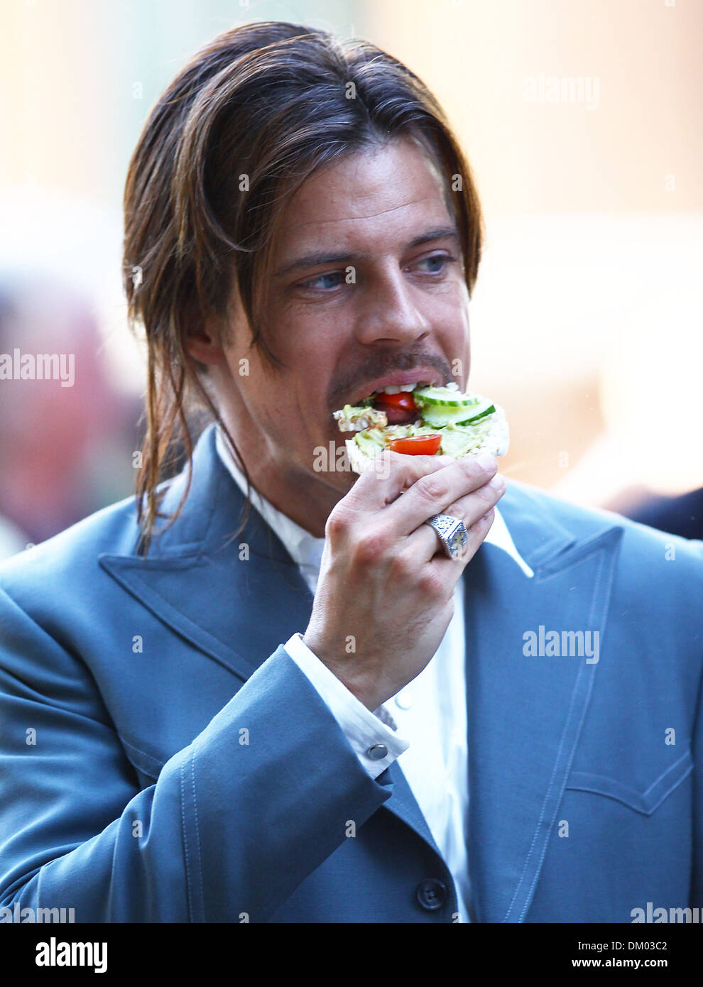 Brad Pitt's body double takes some time out in between filming scenes