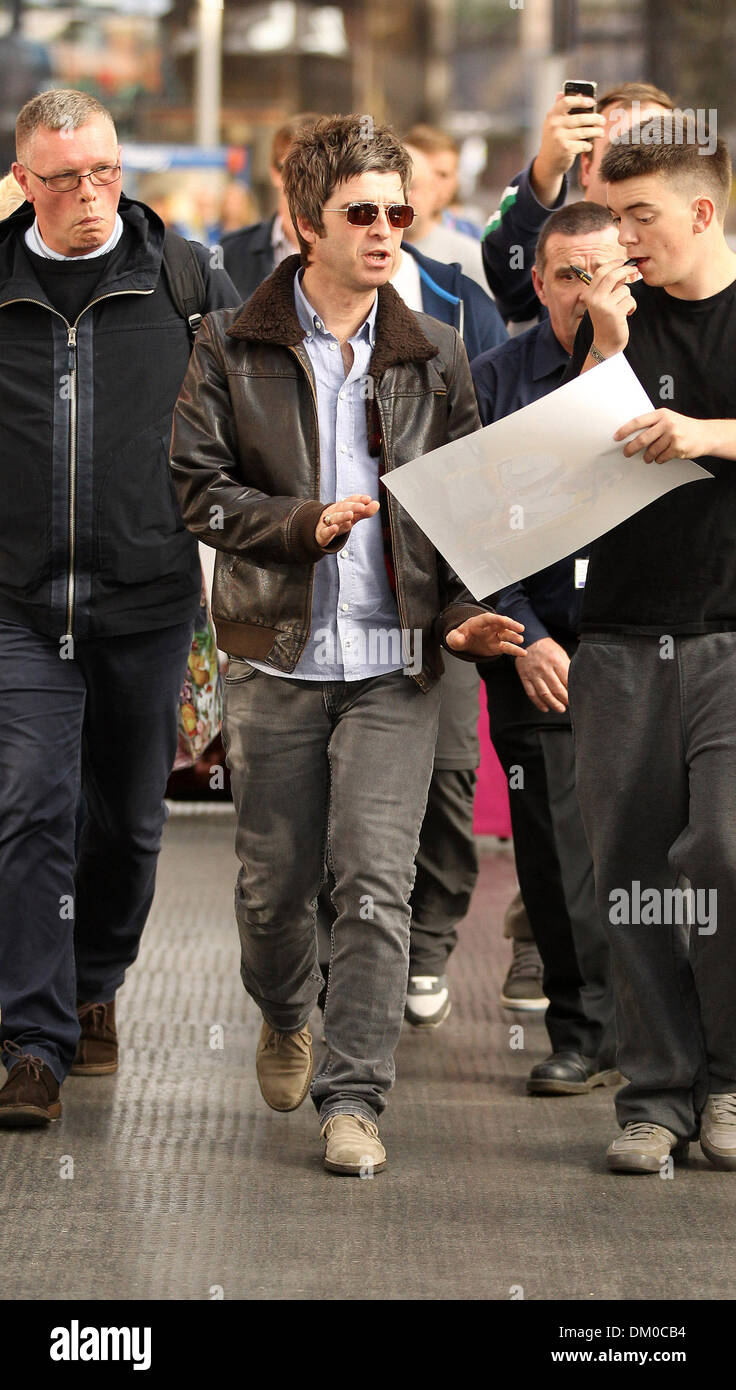 Noel gallagher store denim jacket