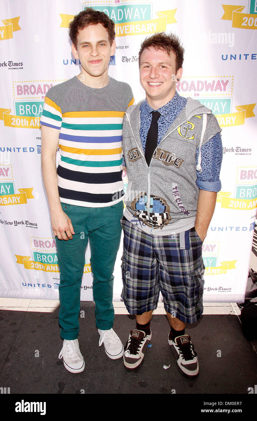 Taylor Trensch And Gerard Canonico Free Concert Entitled Broadway On Stock Photo Alamy Vedi la nostra gerard canonico selezione dei migliori articoli speciali o personalizzati, fatti a mano dai nostri negozi. https www alamy com taylor trensch and gerard canonico free concert entitled broadway image63935851 html