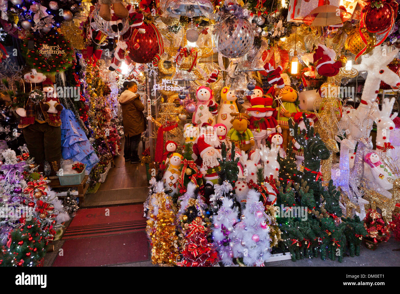 Christmas store seoul south korea hi-res stock photography and ...