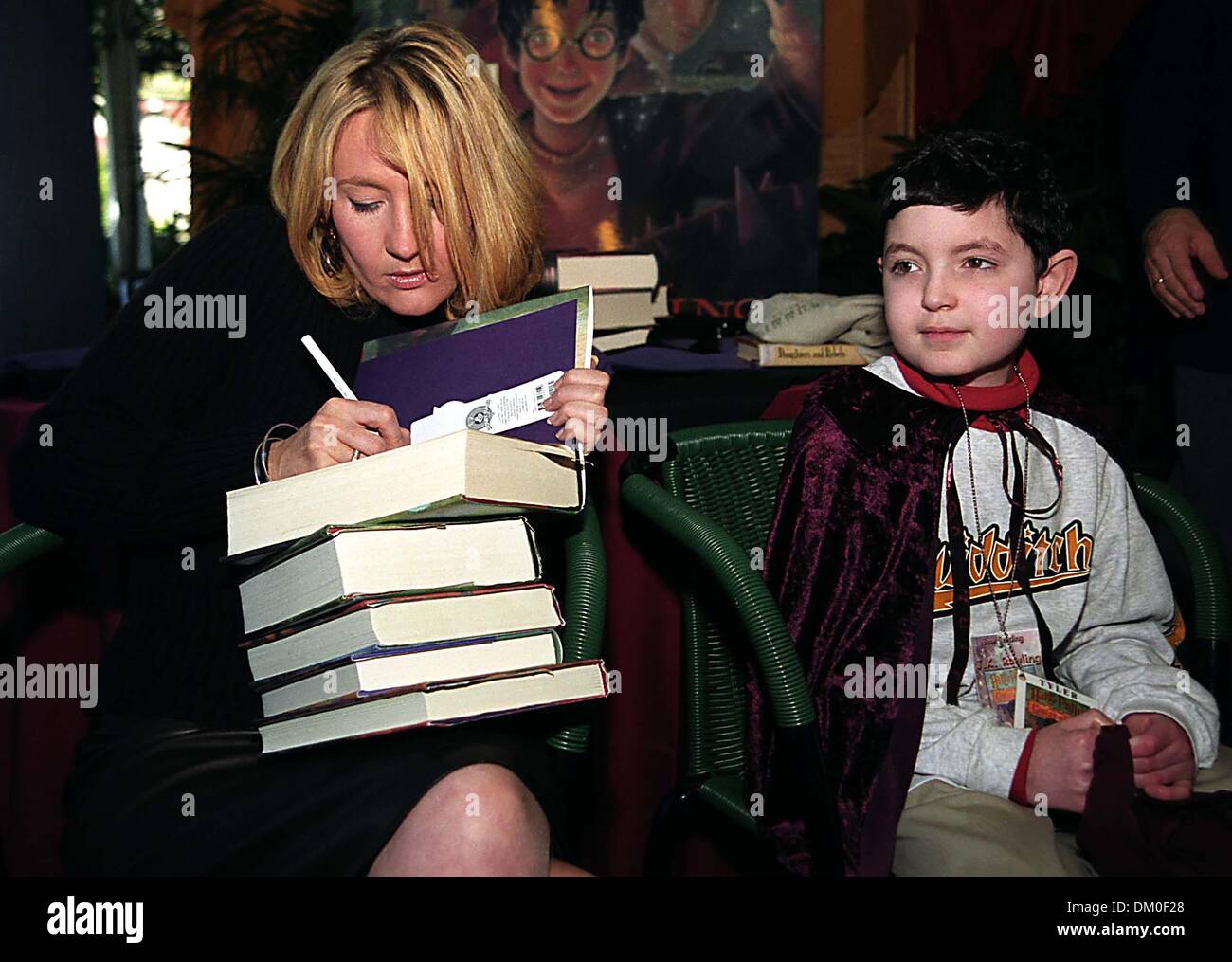 Stunning Jk Rowling Book Signing Image in 4K Stunning Jk Rowling Book Signing Image in 4K