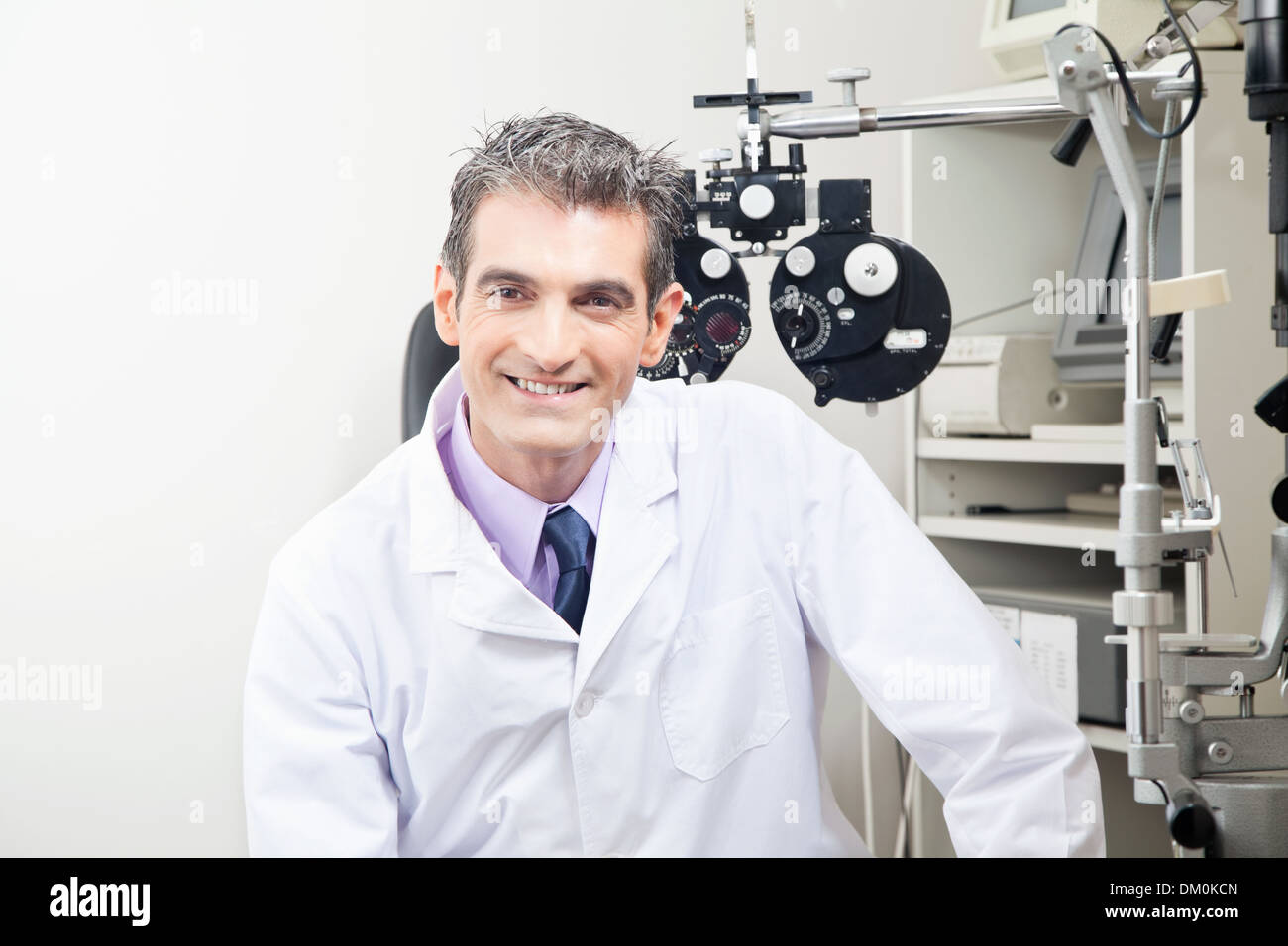 Ophthalmic lab technician hires stock photography and images Alamy