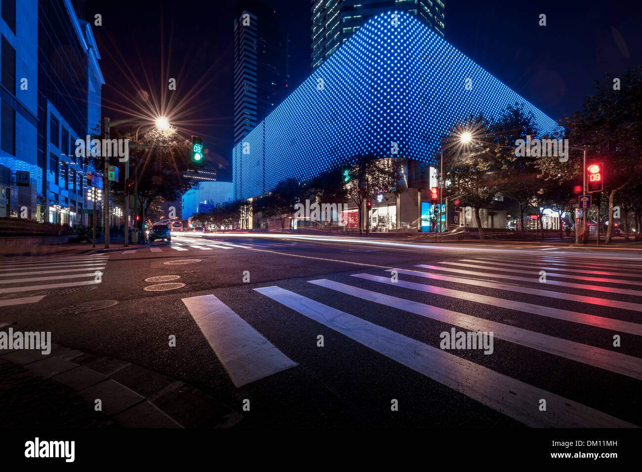 Shanghai street hong kong hi-res stock photography and images - Alamy