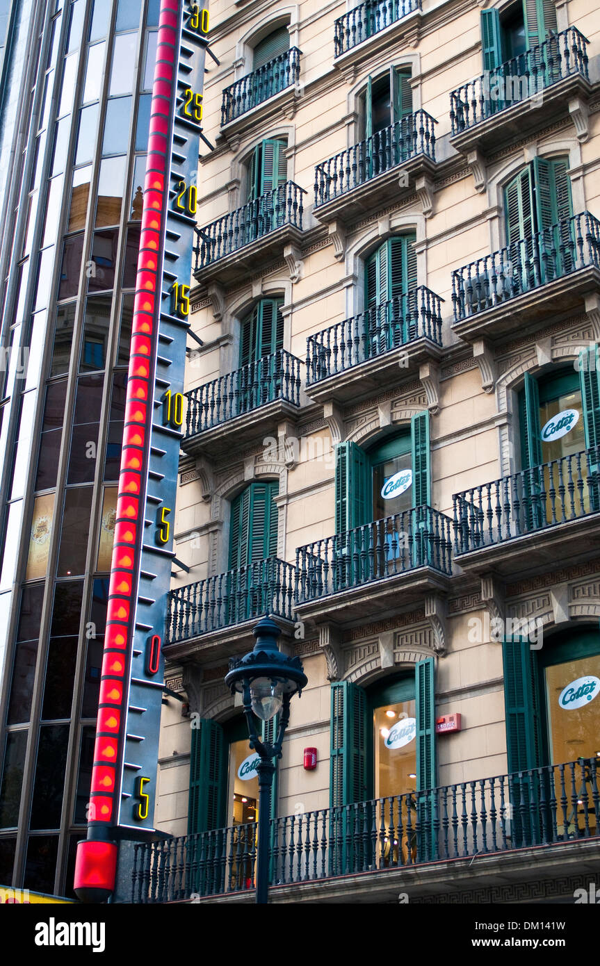 Huge thermometer on a building in Avenida Portal de L' Angel, Barcelona, Catalonia, Spain Stock Huge thermometer on a building in Avenida Portal de L' Angel, Barcelona, Catalonia, Spain Stock