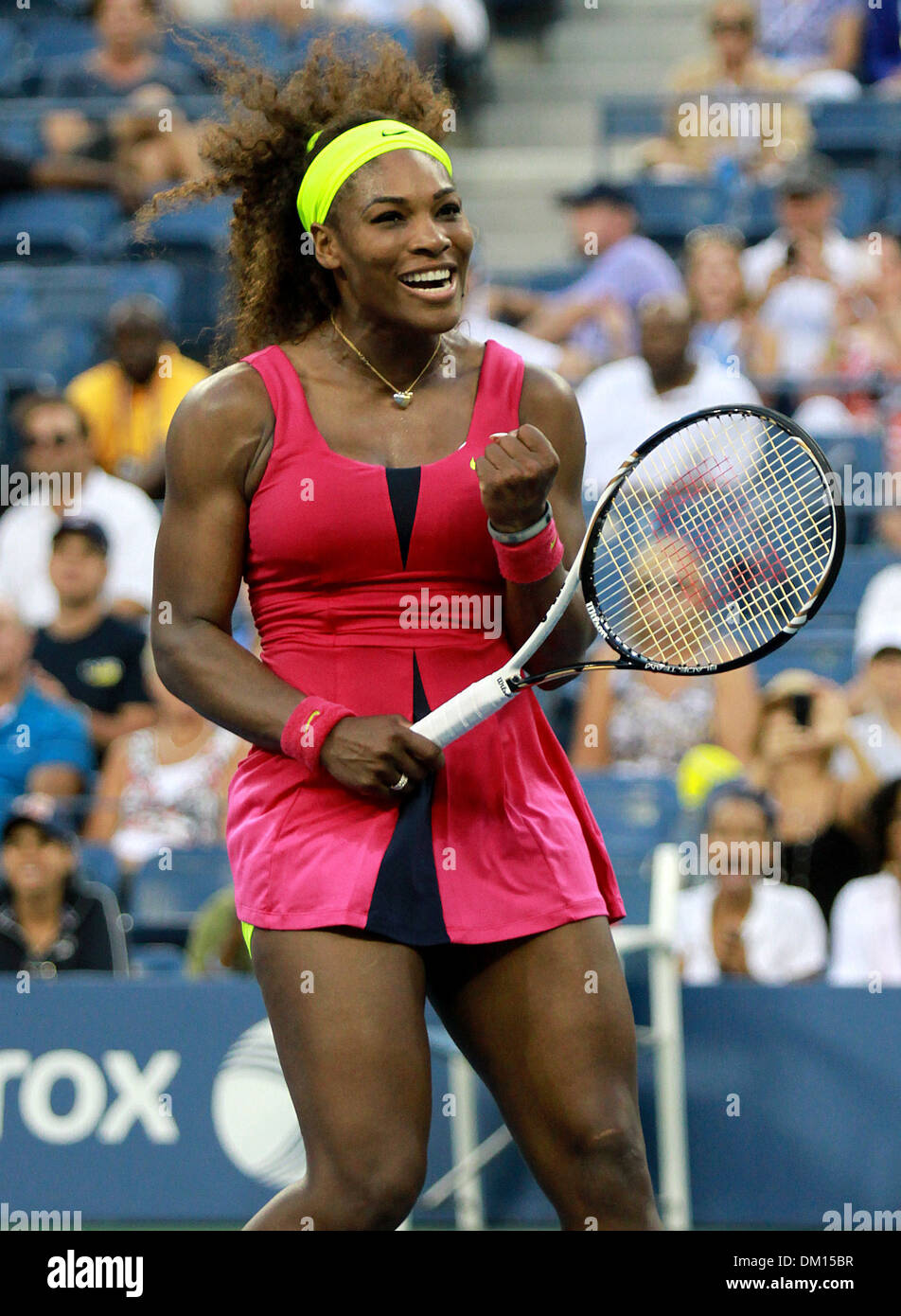Serena Williams celebrates her victory over Sara Errani U.S Open 2012  Women's Match - Serena Williams vs Sara Errani- USTA Stock Photo - Alamy