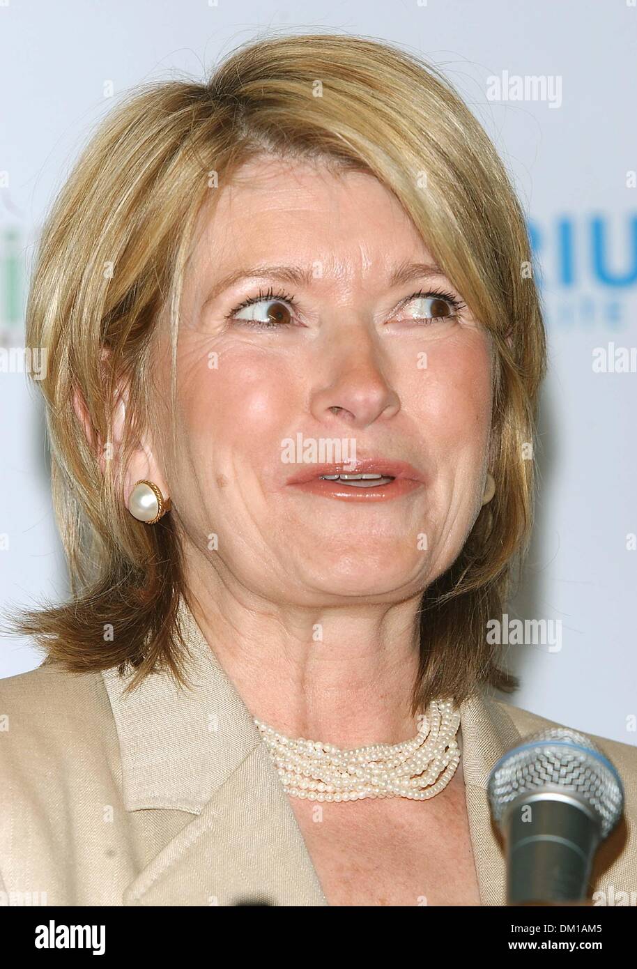 Skechers Women's Slip In Martha Stewart Bobs Vista Luxe Stroll Shoes - Mocha, image size:914x1390