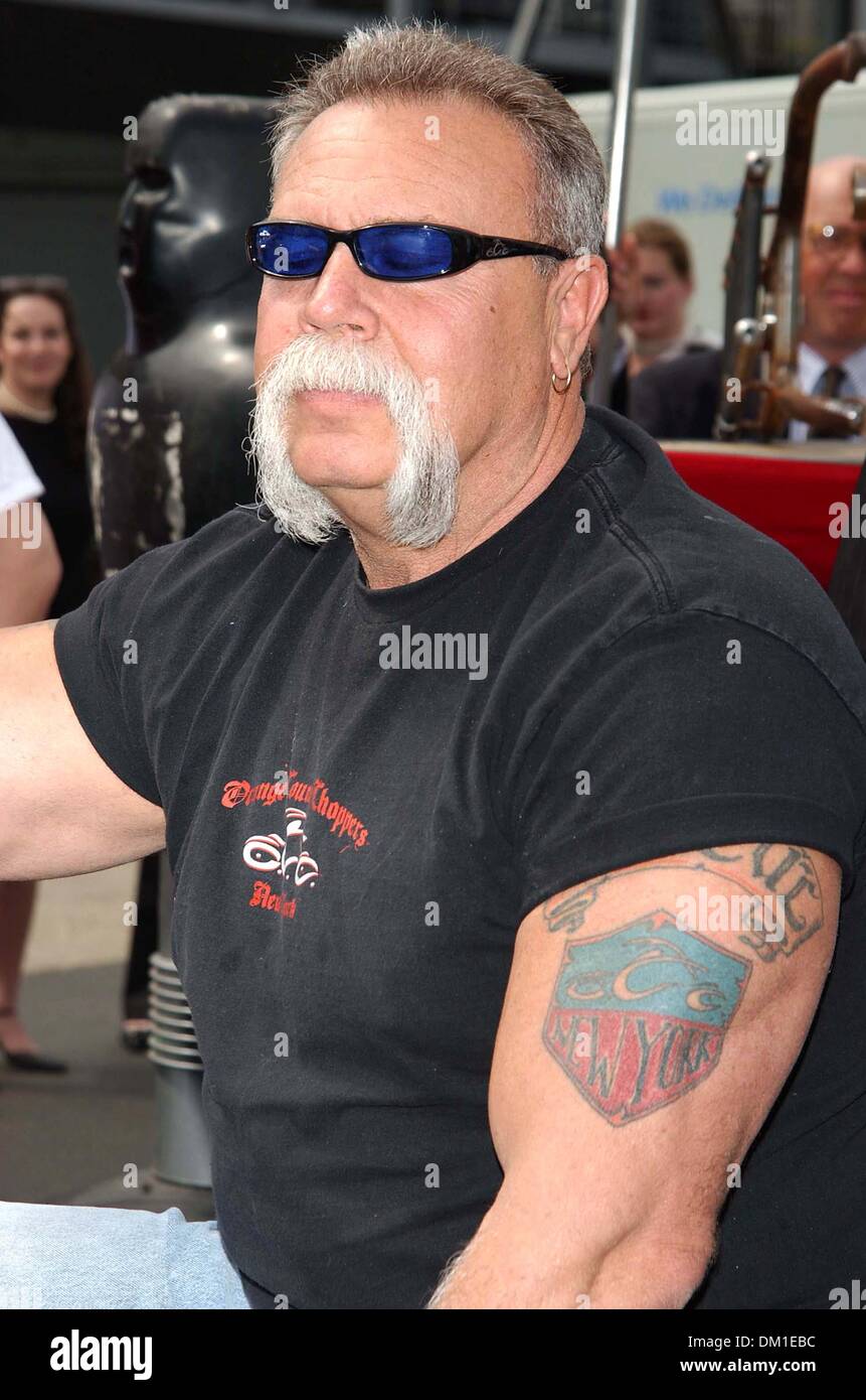 Aug. 28 2001 K42624AR.PAUL TEUTUL SR AND SON PAULIE THE STARS