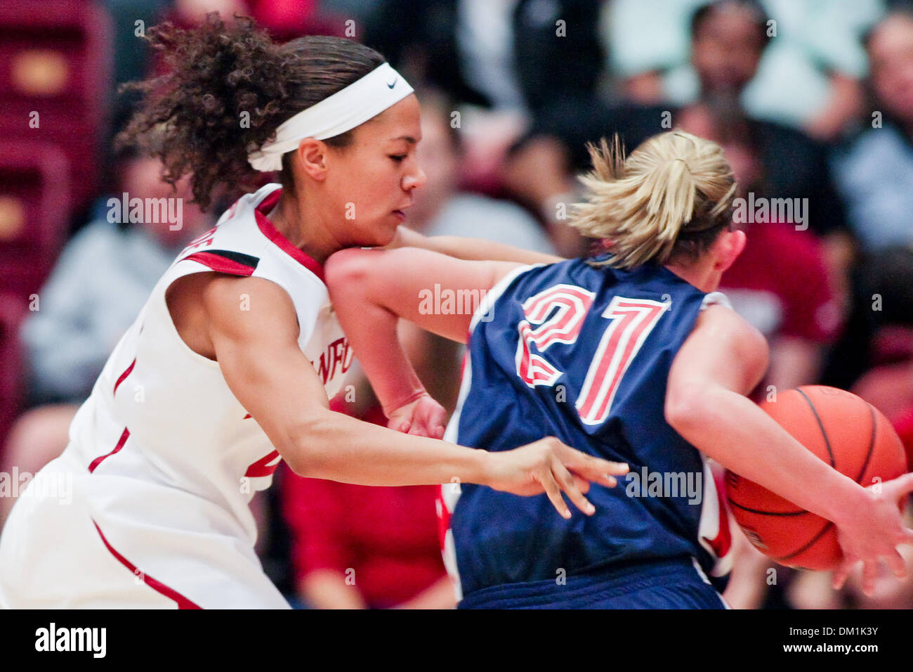 Gonzaga guard Courtney Vandersloot (21) of Kent, WA elbows Stanford guard Rosalyn Gold-Onwude (21) of Queens, N.Y. during game action at the Maples Pavilion,  in Stanford, Calif. on Sunday, November 29, 2009. Gonzaga Bulldogs trails against the Stanford Cardinals 59 to 38 at the half. (Credit Image: © Konsta Goumenidis/Southcreek Global/ZUMApress.com) Stock Photo