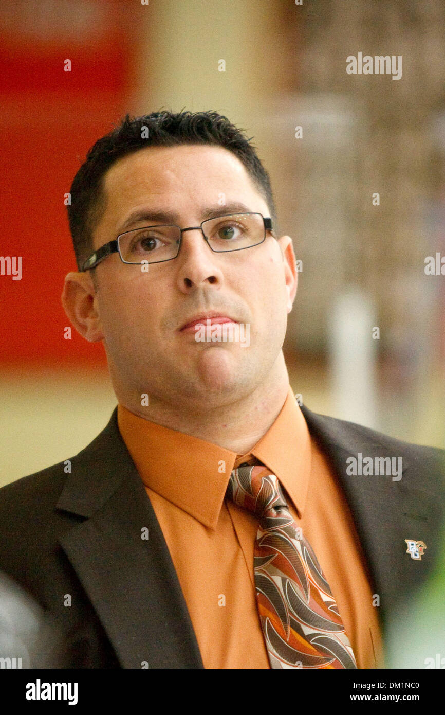 Bowling Green firstyear head coach Dennis Williams during game action