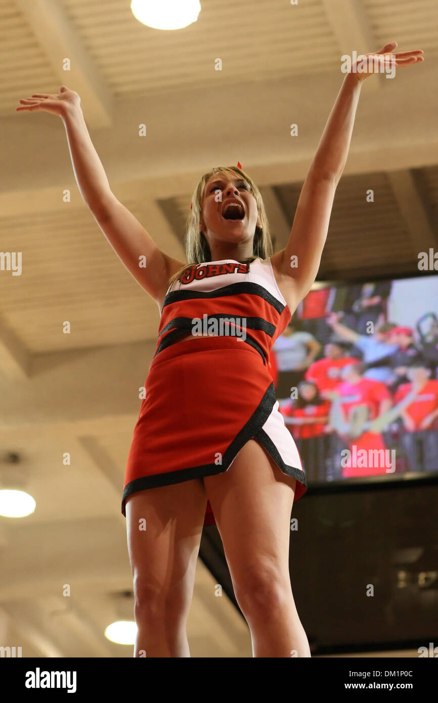 Cheerleader hi-res stock photography and images - Page 9 - Alamy