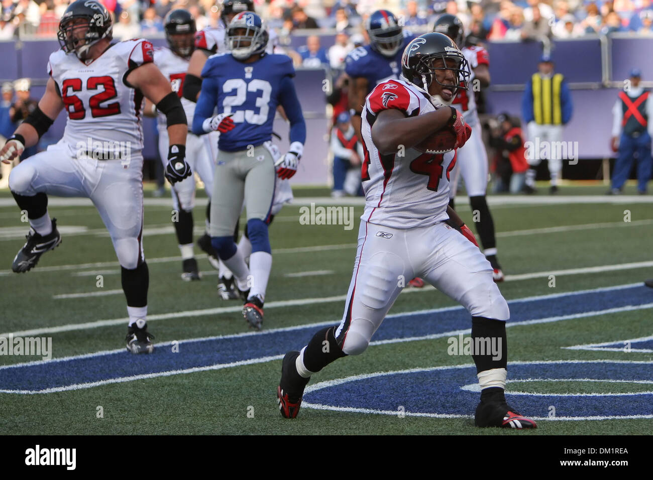 Falcons #44 Running Back Jason Snelling with a touchdown in the game ...