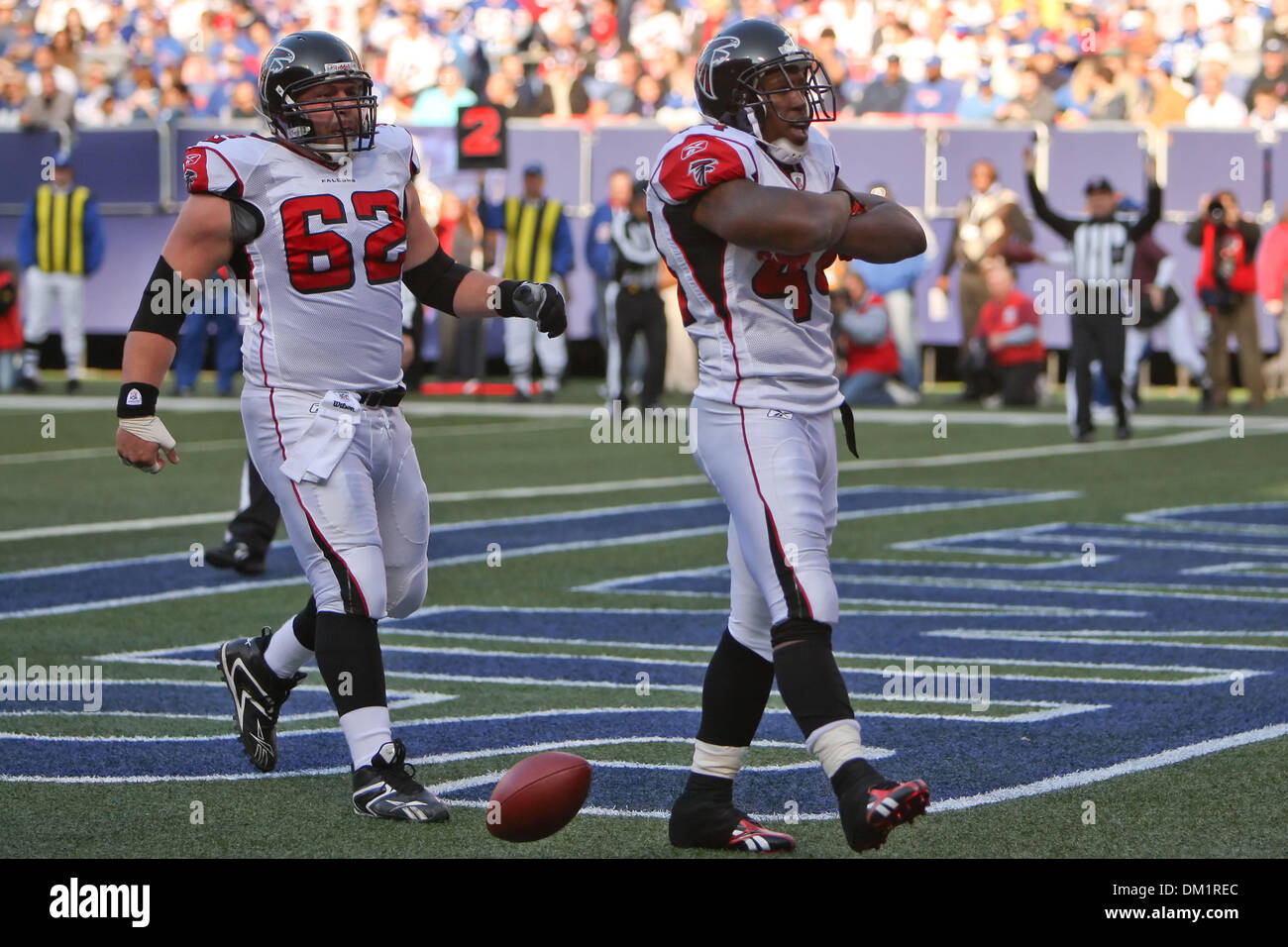 Falcons #44 Running Back Jason Snelling with a touchdown in the game ...