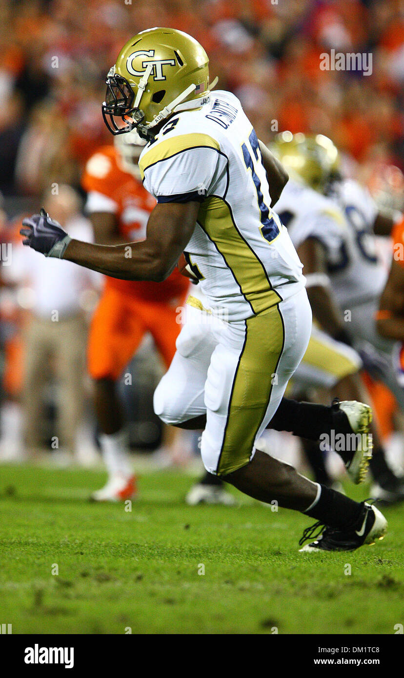 Georgia Tech running back Orwin Smith #17 returns a kickoff during the first half of the Dr Pepper Atlantic Coast Conference Football Championship Game between the Georgia Tech Yellow Jackets and the Clemson Tigers being played at Raymond James Stadium in Tampa, FL. (Credit Image: © Chris Grosser/Southcreek Global/ZUMApress.com) Stock Photo