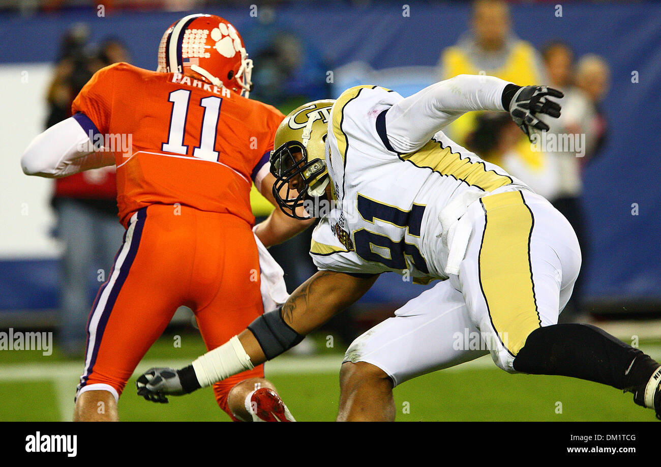 Clemson Quarterback Kyle Parker Avoids Stock Photos
