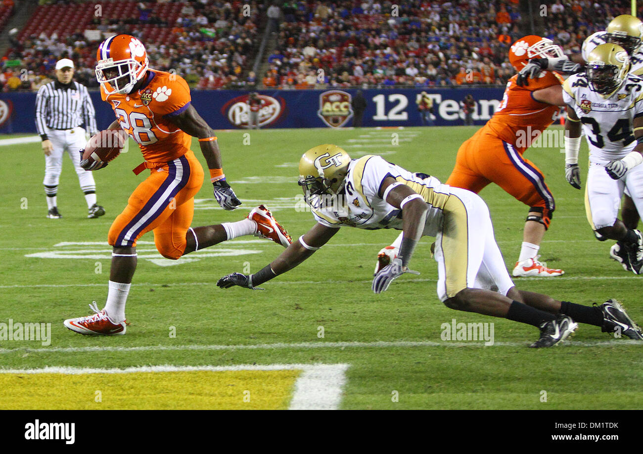 Clemson running back C.J. Spiller #28 runs the ball in for a touchdown during the first half of the Dr Pepper Atlantic Coast Conference Football Championship Game between the Georgia Tech Yellow Jackets and the Clemson Tigers being played at Raymond James Stadium in Tampa, FL. (Credit Image: © Chris Grosser/Southcreek Global/ZUMApress.com) Stock Photo