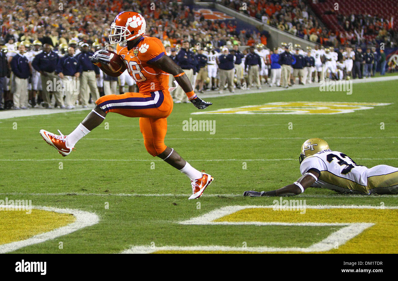 Clemson running back C.J. Spiller #28 runs the ball in for a touchdown during the first half of the Dr Pepper Atlantic Coast Conference Football Championship Game between the Georgia Tech Yellow Jackets and the Clemson Tigers being played at Raymond James Stadium in Tampa, FL. (Credit Image: © Chris Grosser/Southcreek Global/ZUMApress.com) Stock Photo