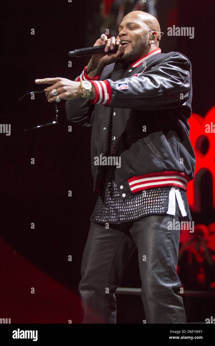 Chicago, Illinois, USA. 9th Dec, 2013. FLO RIDA (aka TRAMAR DILLARD ...