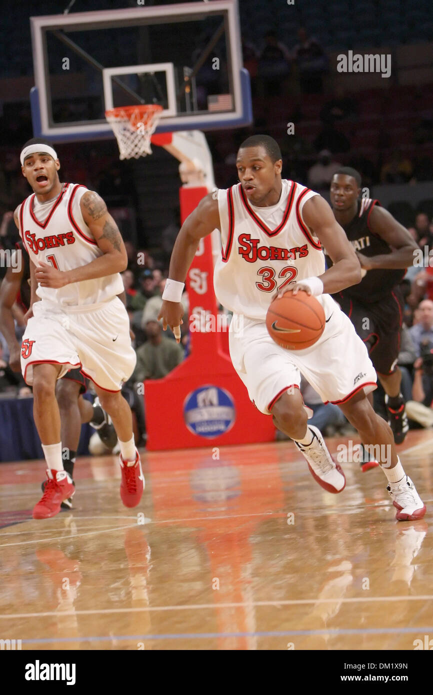 St Johns #32 Justin Brownlee.   St. Johns defeated Cincinatti 52-50 in the gamel held at Madison Square Garden, New York. (Credit Image: © Anthony Gruppuso/Southcreek Global/ZUMApress.com) Stock Photo