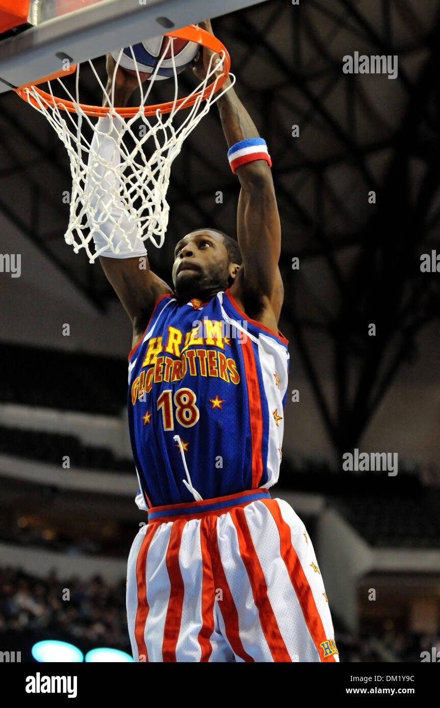 Harlem globetrotters hi rise brown hi-res stock photography and images ...