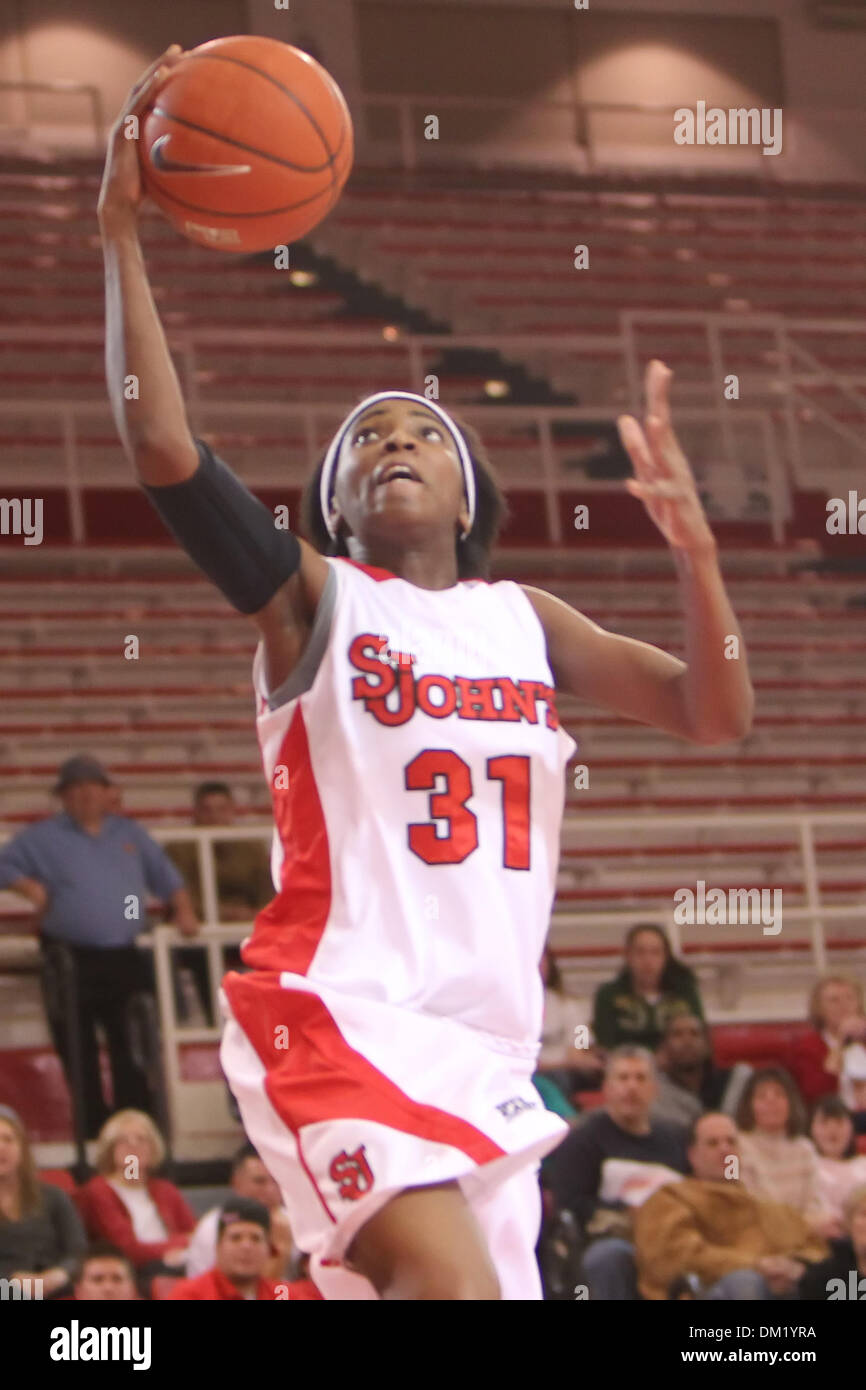 St. John's guard Shenneika Smith 31 during game action in the first