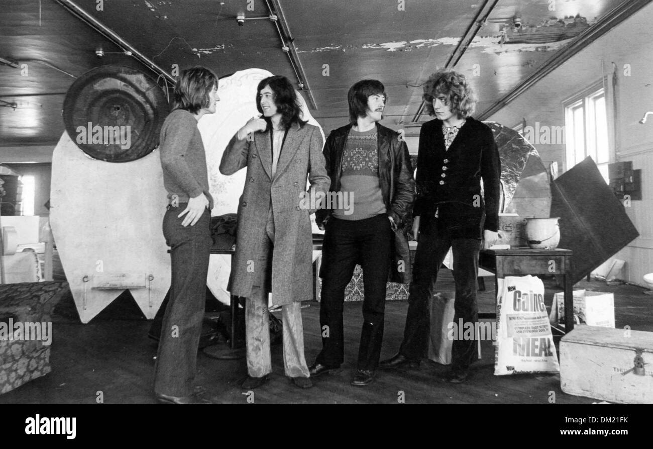 LED ZEPPELIN at Herb Greene Studio in San Francisco 1969.(Credit Image: ©  Bobert Stinnett/Globe Photos/ZUMAPRESS.com Stock Photo - Alamy