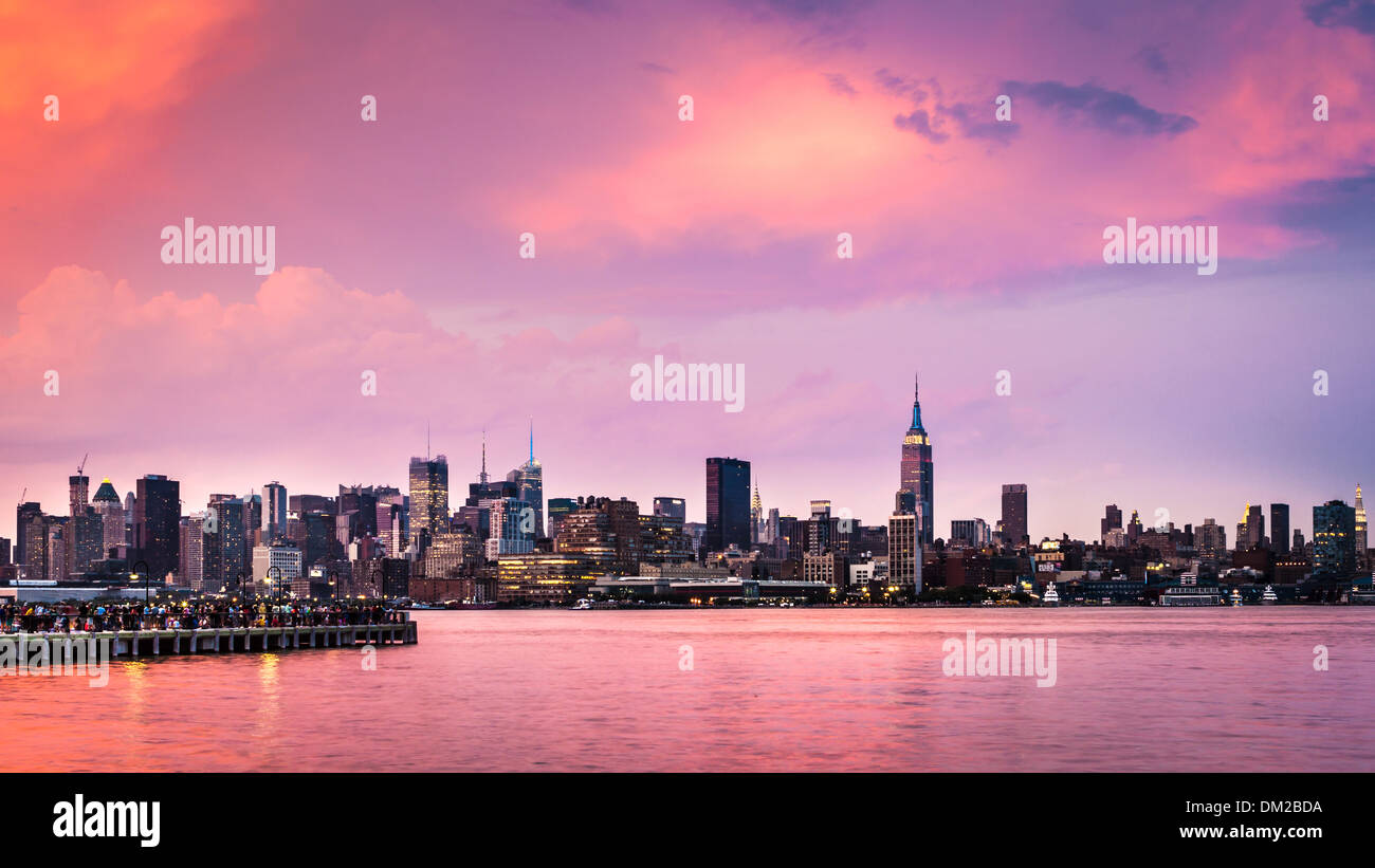 Midtown manhattan skyline hi-res stock photography and images - Alamy