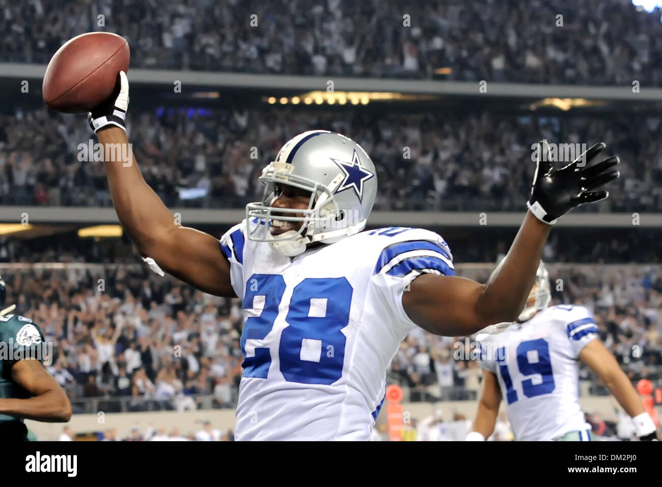 Dallas Cowboys Running Back Felix Jones 28 Scores The Final Touchdown Dallas Cowboys Running Back Felix Jones 28 Scores The Final Touchdown DM2PJ0 