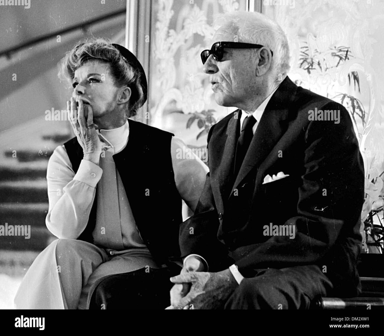 Aug. 22, 2002 - Hollywood, CA, USA - SPENCER TRACY, KATHARINE HEPBURN ON THE SET OF GUESS WHO'S COMING TO DINNER?   . DON ORNITZ/(Credit Image: © Globe Photos/ZUMAPRESS.com) Stock Photo