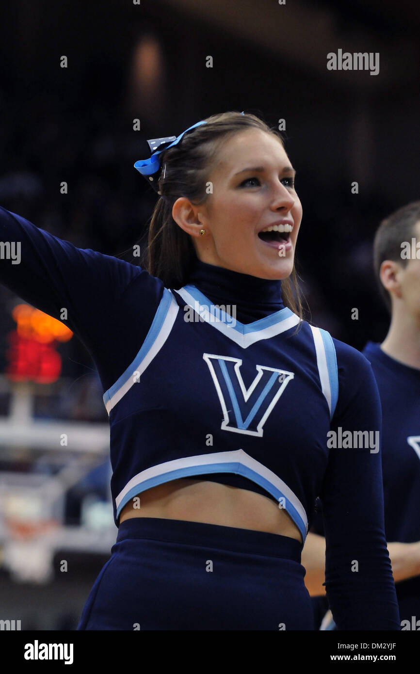 Villanova cheerleader hi-res stock photography and images - Alamy