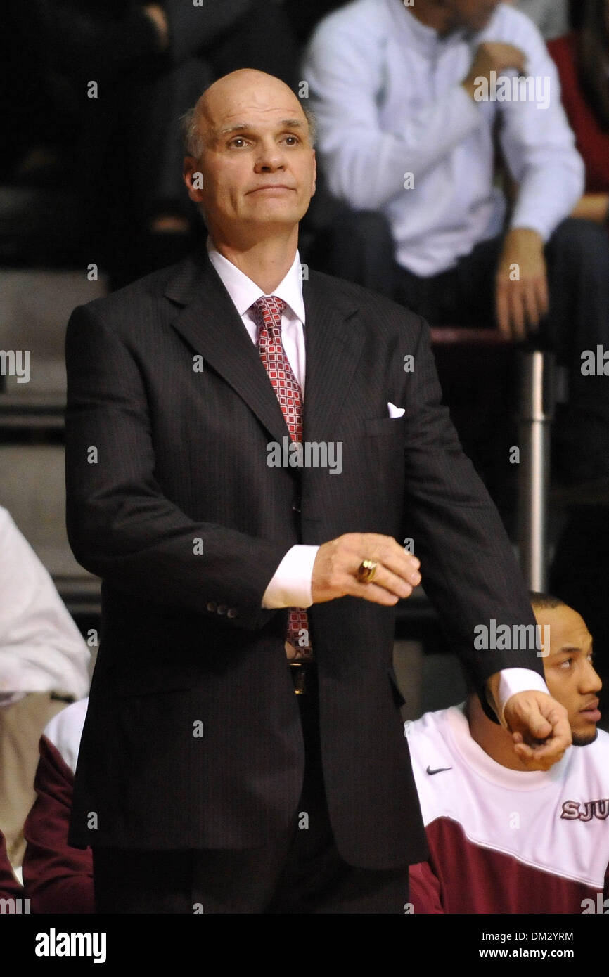 Phil Martelli reacts to a play during the first half. At the half Villanova leads 41-38 in a game being played at The Palestra in Philadelphia, Pennsylvania. (Credit Image: © Mike McAtee/Southcreek Global/ZUMApress.com) Stock Photo