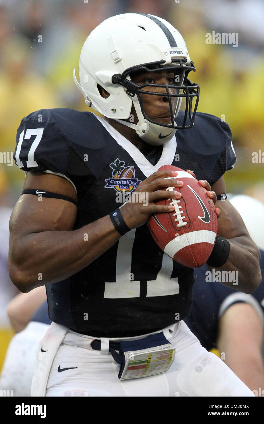 Penn State Nittany Lions quarterback Daryll Clark (17)during the 2010