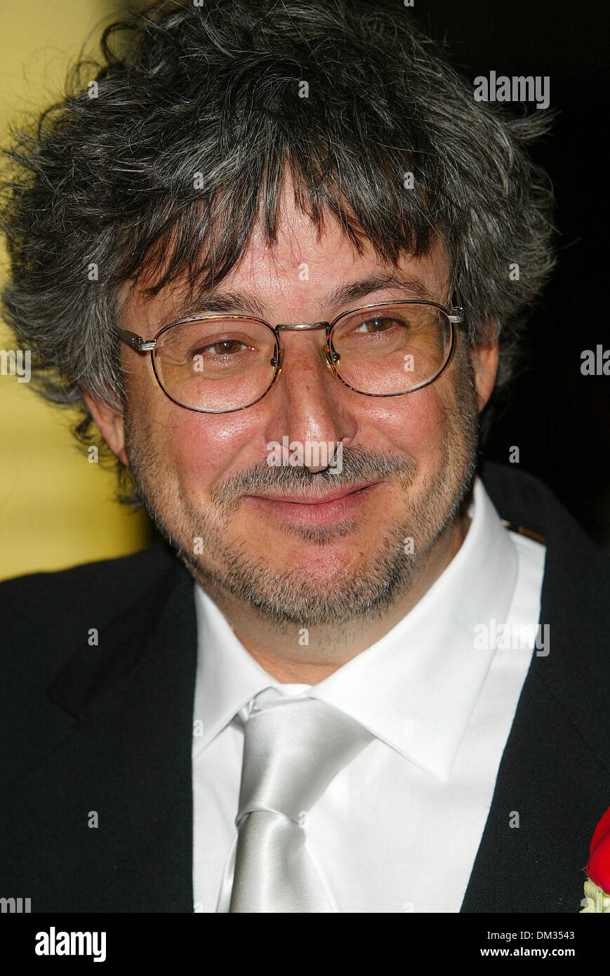 Andrew Lesnie with Oscar for achievement in cinematography for The Lord of the  Rings: The Fellowship of the Ring, at the 74th Annual Academy Awards at the  Kodak Theatre in Hollywood Sunday