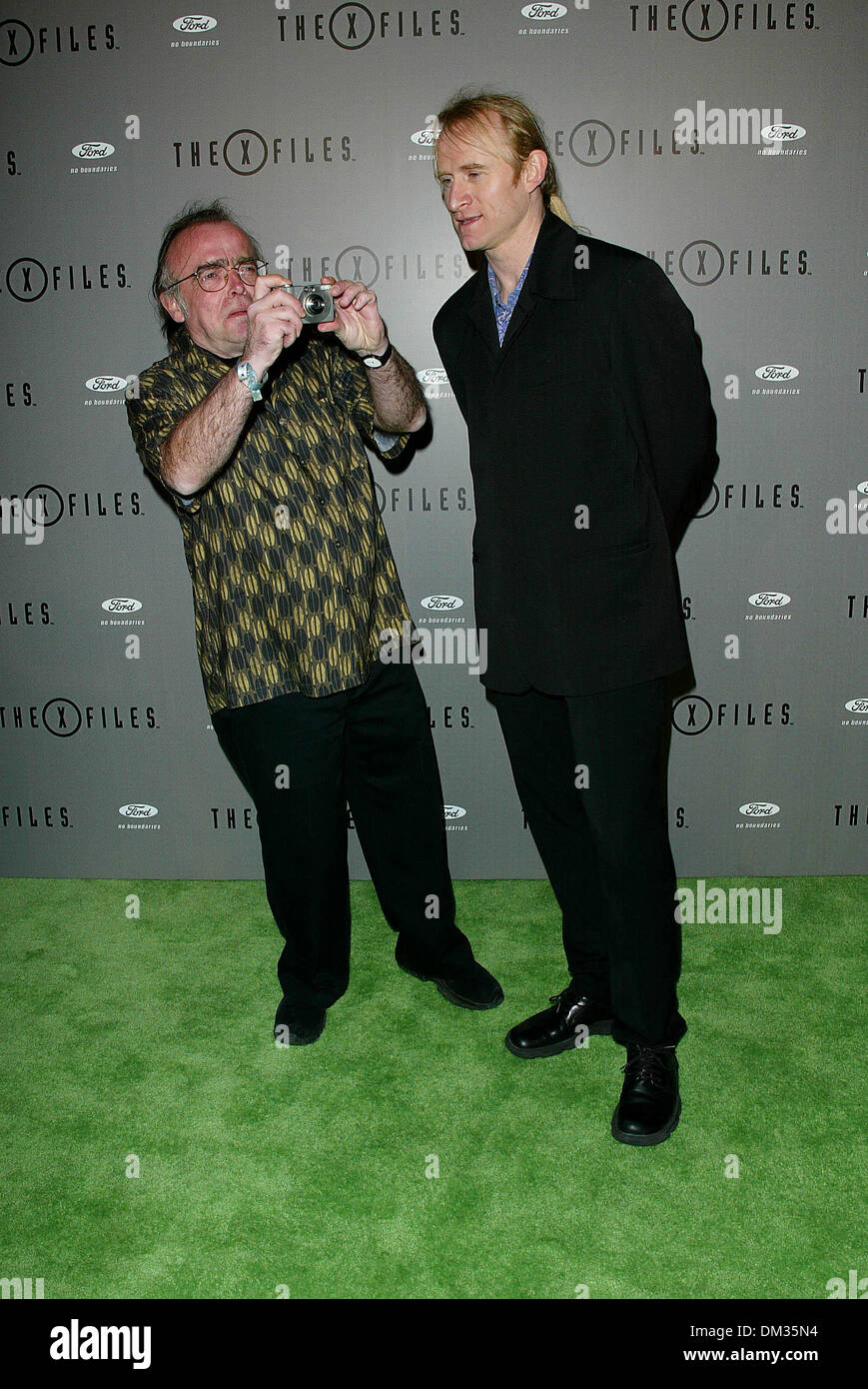 Apr. 27, 2002 - Los Angeles, CALIFORNIA - THE X-FILES SERIES FINALE WRAP PARTY.AT THE HOUSE OF BLUES IN LOS ANGELES, CA.TOM BRAIDWOOD AND DEAN HAGLUND. FITZROY BARRETT /    4-25-2002        K24854FB         (D)(Credit Image: © Globe Photos/ZUMAPRESS.com) Stock Photo