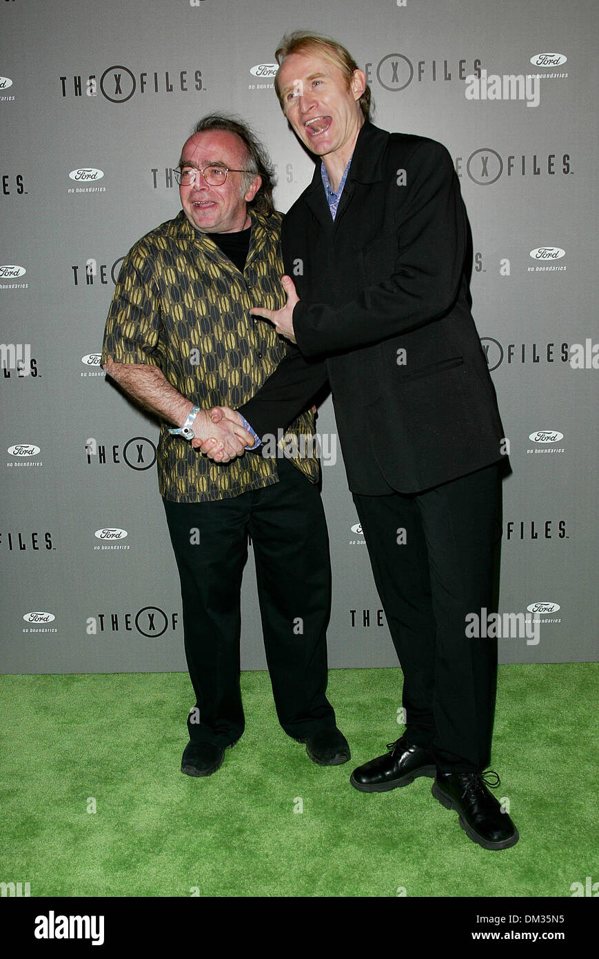 Apr. 27, 2002 - Los Angeles, CALIFORNIA - THE X-FILES SERIES FINALE WRAP PARTY.AT THE HOUSE OF BLUES IN LOS ANGELES, CA.TOM BRAIDWOOD AND DEAN HAGLUND. FITZROY BARRETT /    4-25-2002        K24854FB         (D)(Credit Image: © Globe Photos/ZUMAPRESS.com) Stock Photo