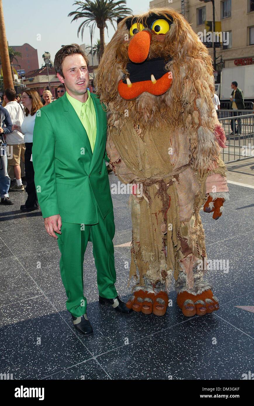 Nov. 14, 2002 - Hollywood, CALIFORNIA - DAVID ARQUETTE WITH SWEETUMS -..KERMIT THE FROG HONORED WITH A STAR ON THE.HOLLYWOOD WALK  OF FAME IN HOLLYWOOD, CA -. FITZROY BARRETT /    11-14-2002 -              K27138FB         (D)(Credit Image: © Globe Photos/ZUMAPRESS.com) Stock Photo