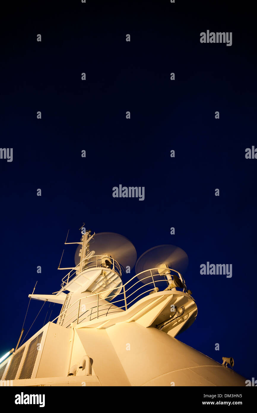 Radar mast ship hi-res stock photography and images - Alamy