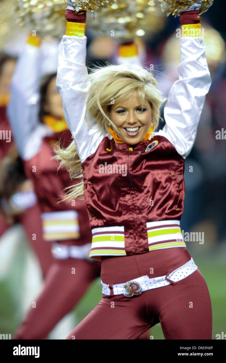 LANDOVER, MD - SEPTEMBER 25: Washington Commanders cheerleaders