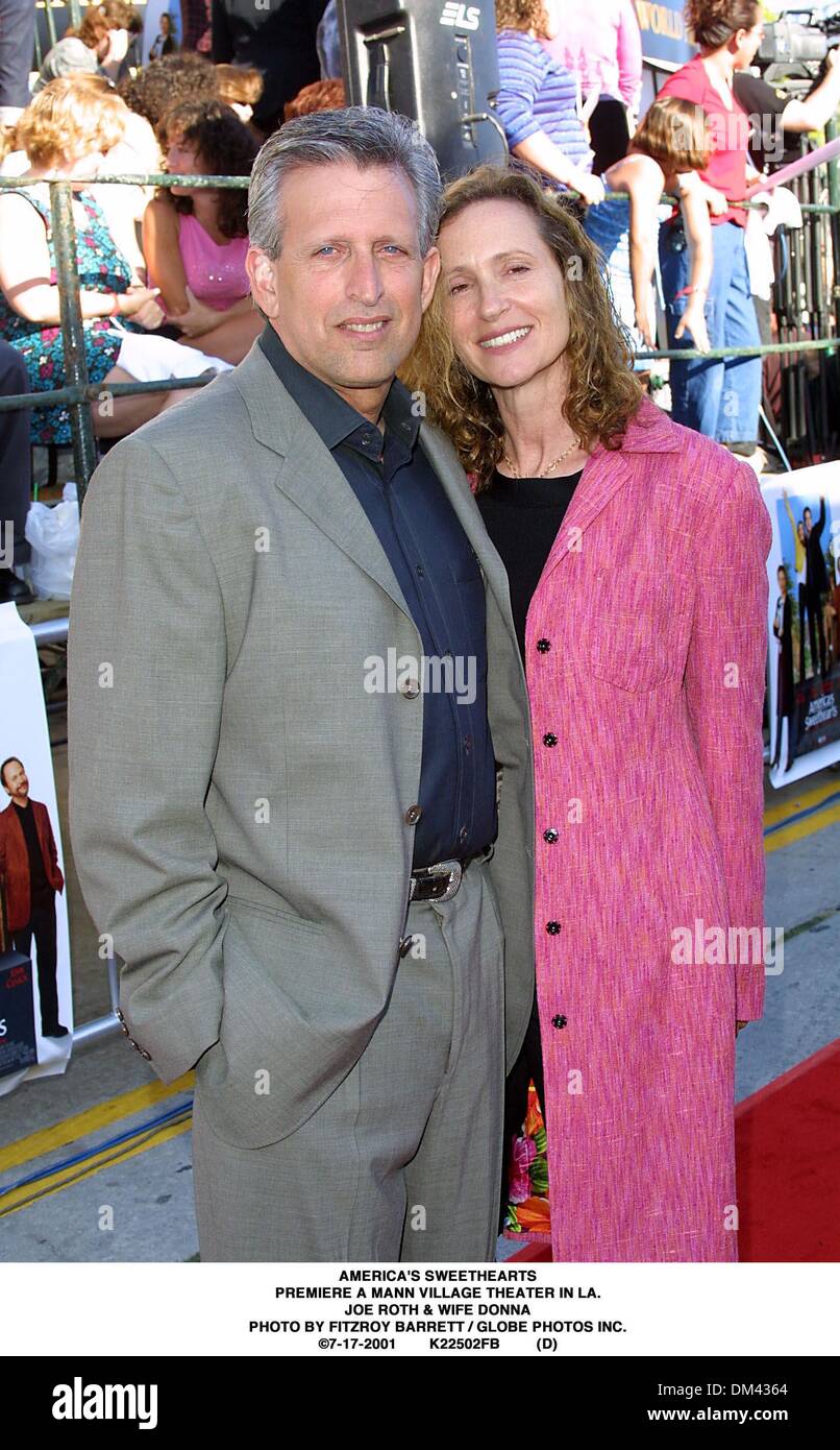 July 17, 2001 - AMERICA'S SWEETHEARTS.PREMIERE A MANN VILLAGE THEATER IN LA..JOE ROTH & WIFE DONNA. FITZROY BARRETT /    7-17-2001        K22502FB         (D)(Credit Image: © Globe Photos/ZUMAPRESS.com) Stock Photo