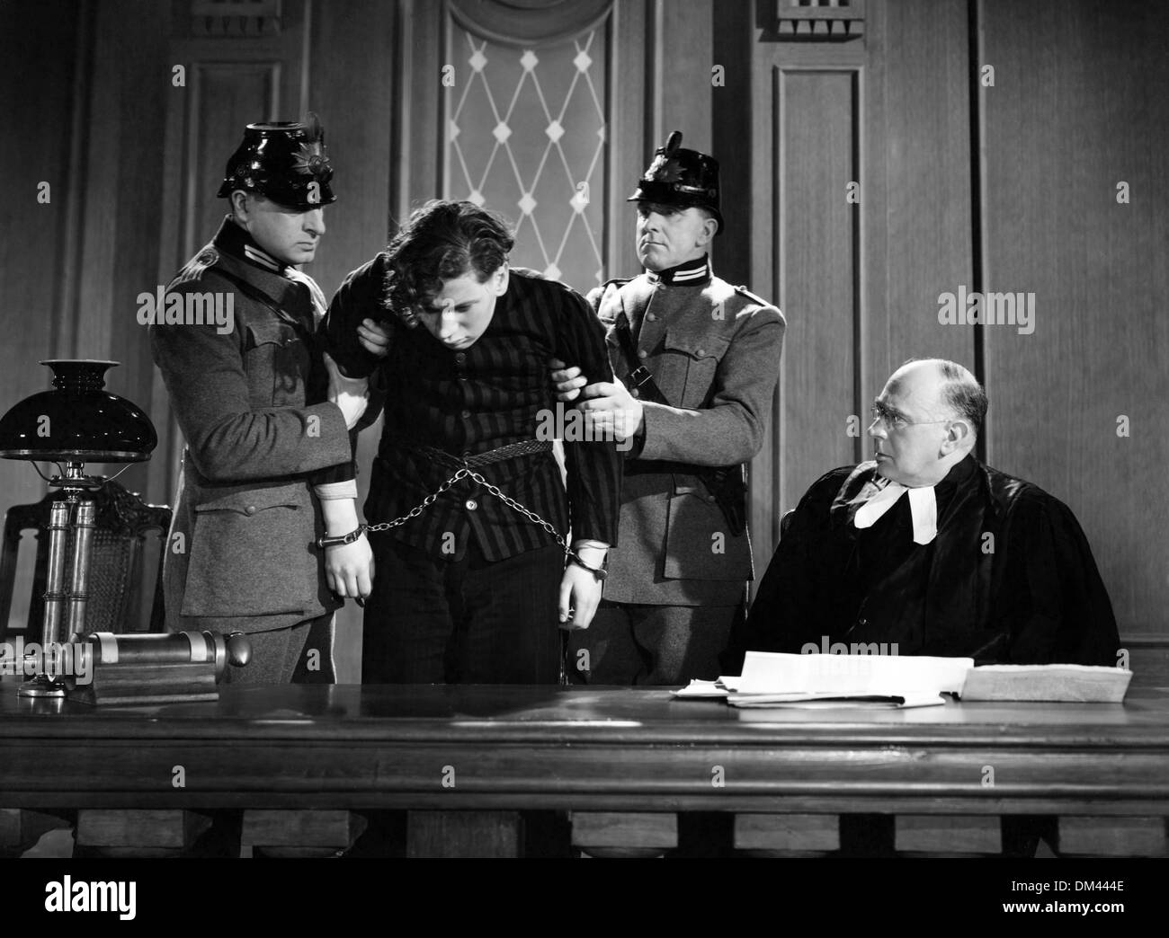 AFTER MEIN KAMPF? (1940) AFTER MEIN KAMPF? THE STORY OF ADOLPH HITLER (ALT) MEIN KAMPF - MY CRIMES (ALT) PETER USTINOV NORMAN Stock Photo